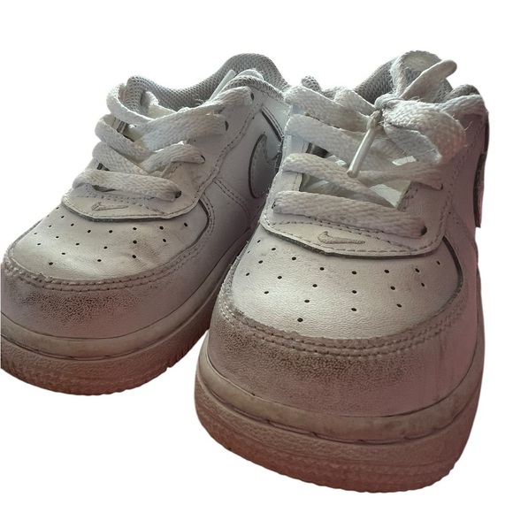 Nike Air Force Ones Size 8C - White - Gently Used - Picture 3 of 5